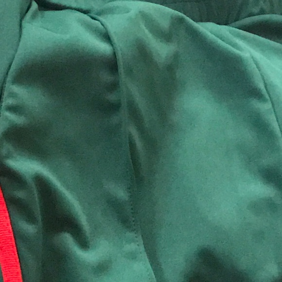 🆕🌸 Green Stretch Pants With Red Vertical Stripes - Picture 5 of 5